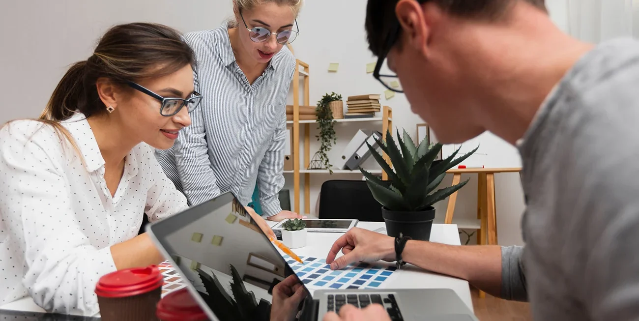 Création d’expériences interactives et ludiques mêlant narration, numérique et terrain. Jeux, escape games, lasergame, Murder party, festival , concerts et dispositifs immersifs sont conçus comme de véritables outils d’engagement et de médiation. Création de salles d'escape game et de modules numériques ou physiques